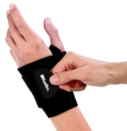 Mueller Sport Care Wraparound Moderate Wrist Support -CaddiesShack Sales Store Mueller Adjustable Wrist Support 2